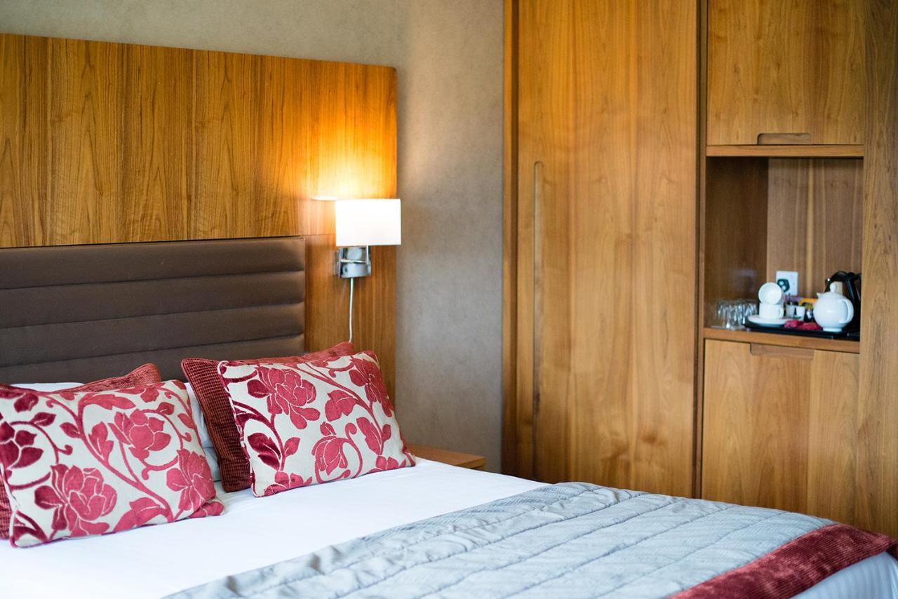 Lakeside Park Hotel & Spa Fishbourne  المظهر الخارجي الصورة