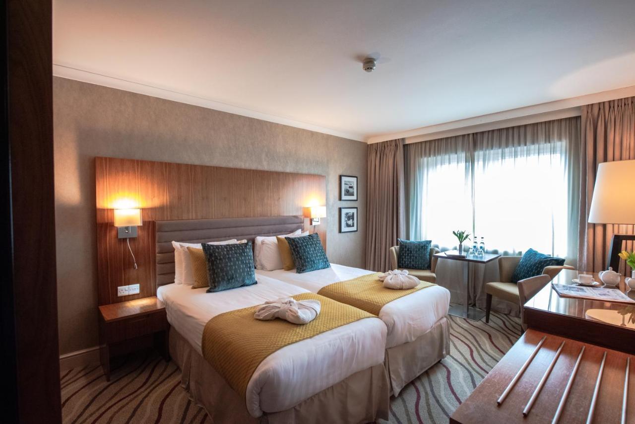 Lakeside Park Hotel & Spa Fishbourne  المظهر الخارجي الصورة