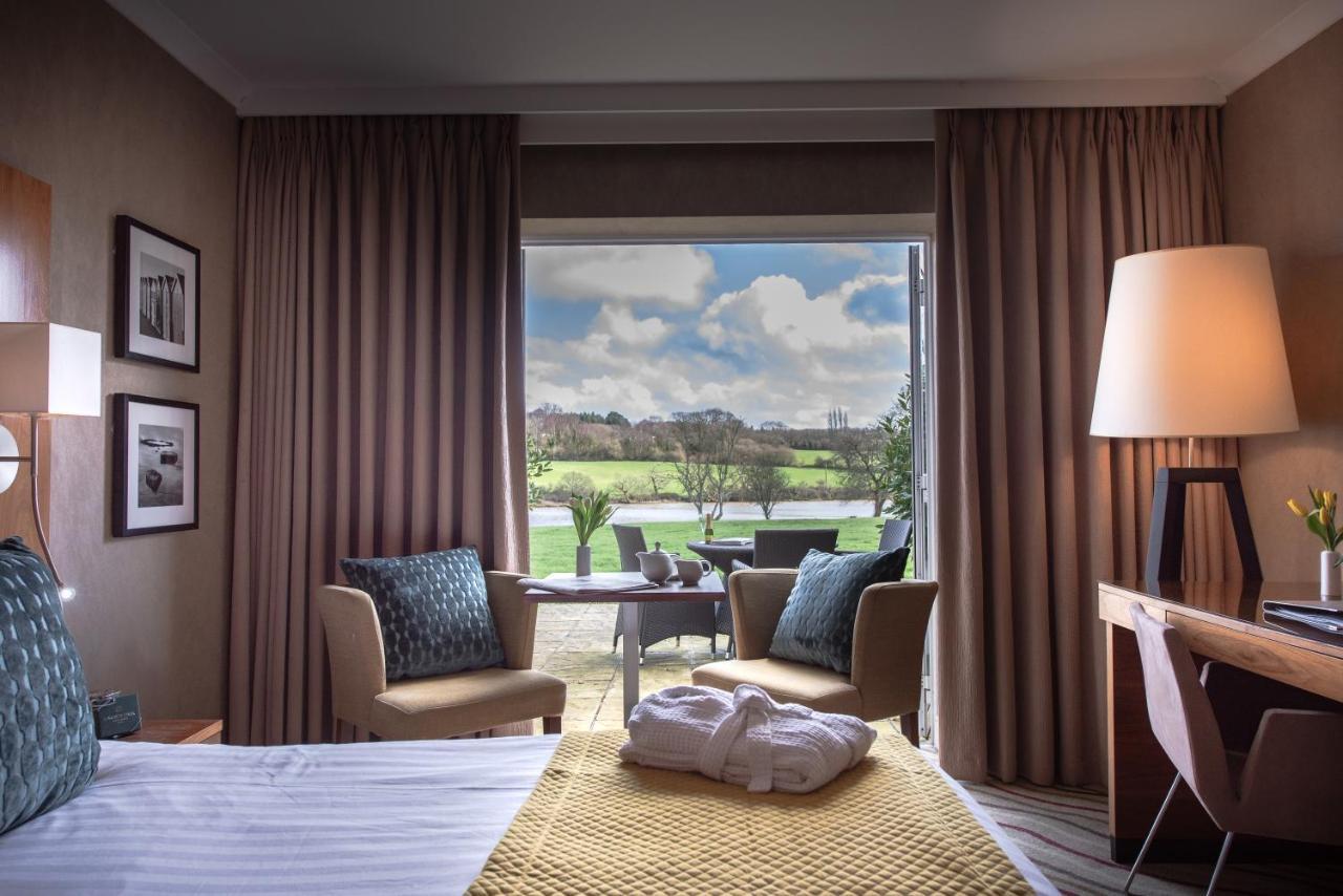 Lakeside Park Hotel & Spa Fishbourne  المظهر الخارجي الصورة
