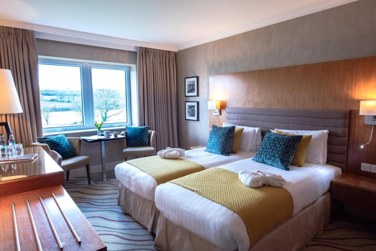 Lakeside Park Hotel & Spa Fishbourne  المظهر الخارجي الصورة