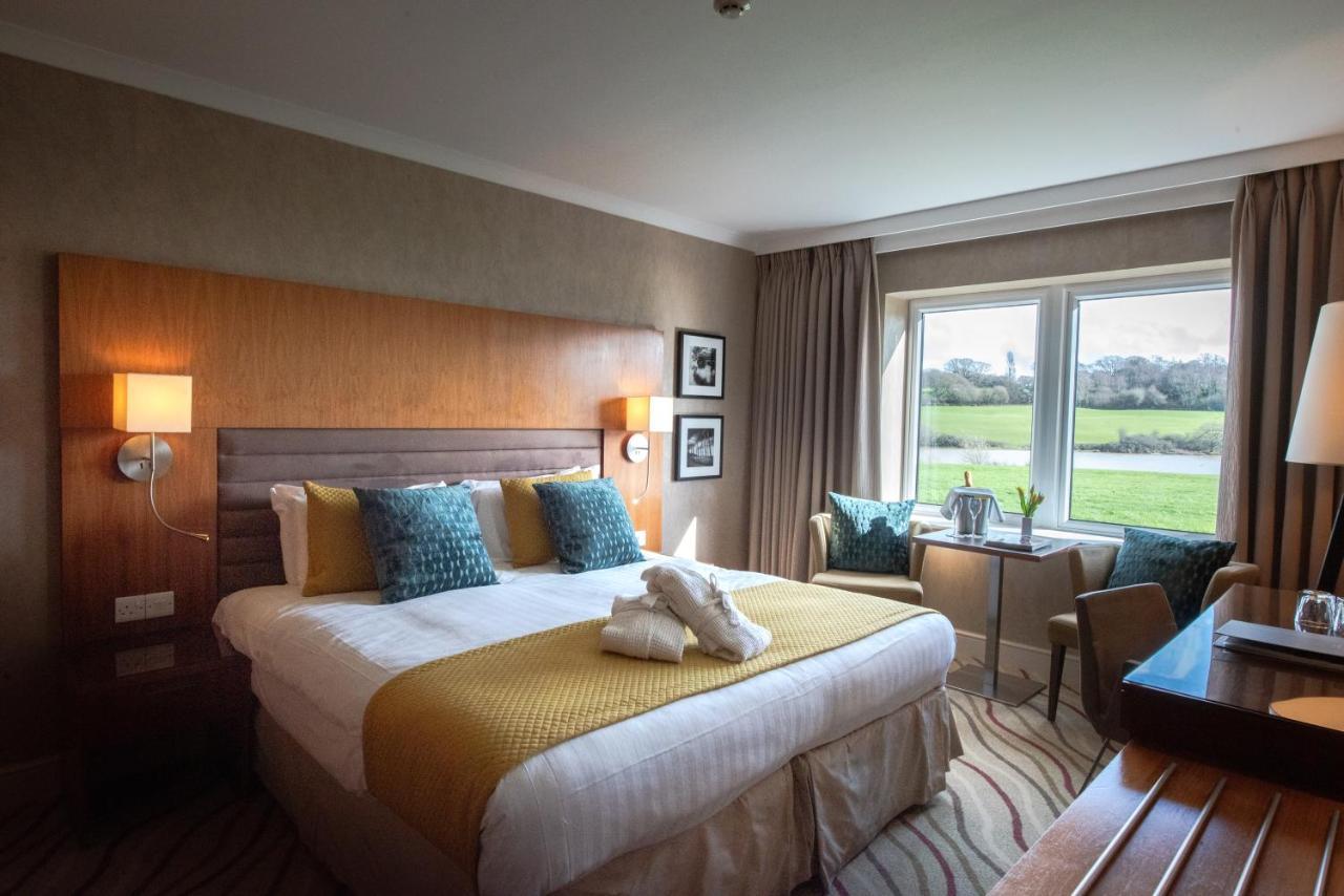 Lakeside Park Hotel & Spa Fishbourne  المظهر الخارجي الصورة