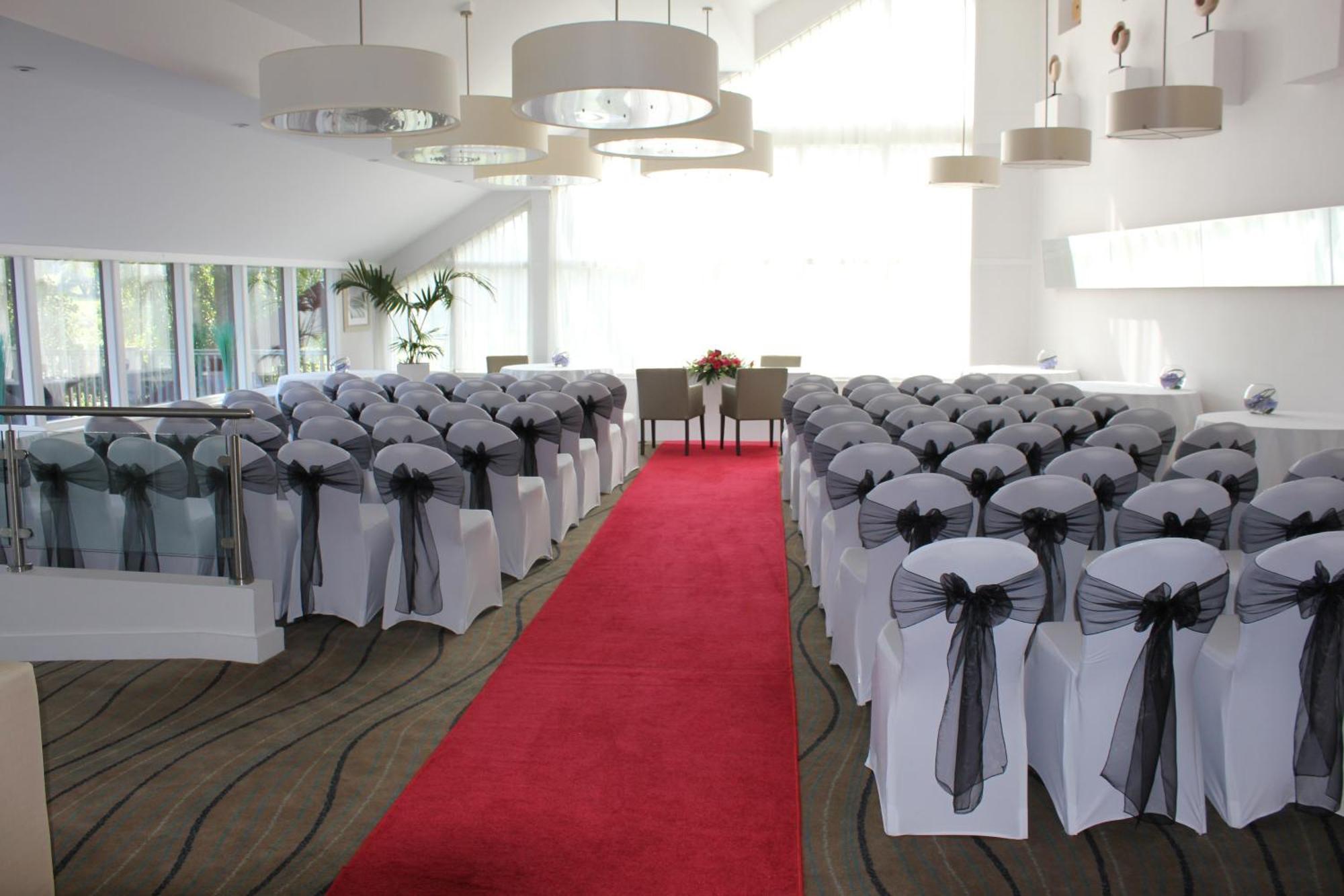 Lakeside Park Hotel & Spa Fishbourne  المظهر الخارجي الصورة