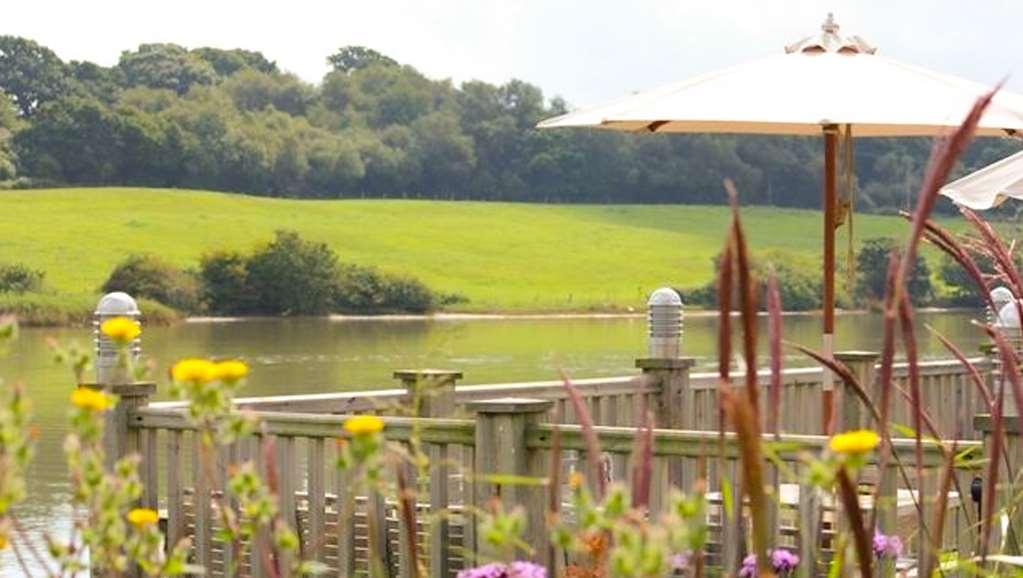 Lakeside Park Hotel & Spa Fishbourne  المظهر الخارجي الصورة